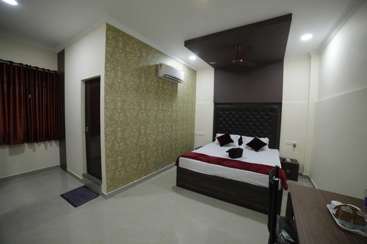Апарт отель Shivalaya Residency Thrissur Экстерьер фото
