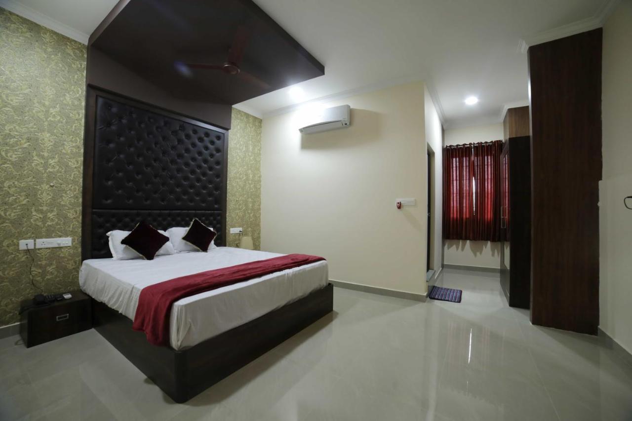Апарт отель Shivalaya Residency Thrissur Экстерьер фото